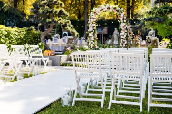 Ideal Spring Outdoor Wedding Venue